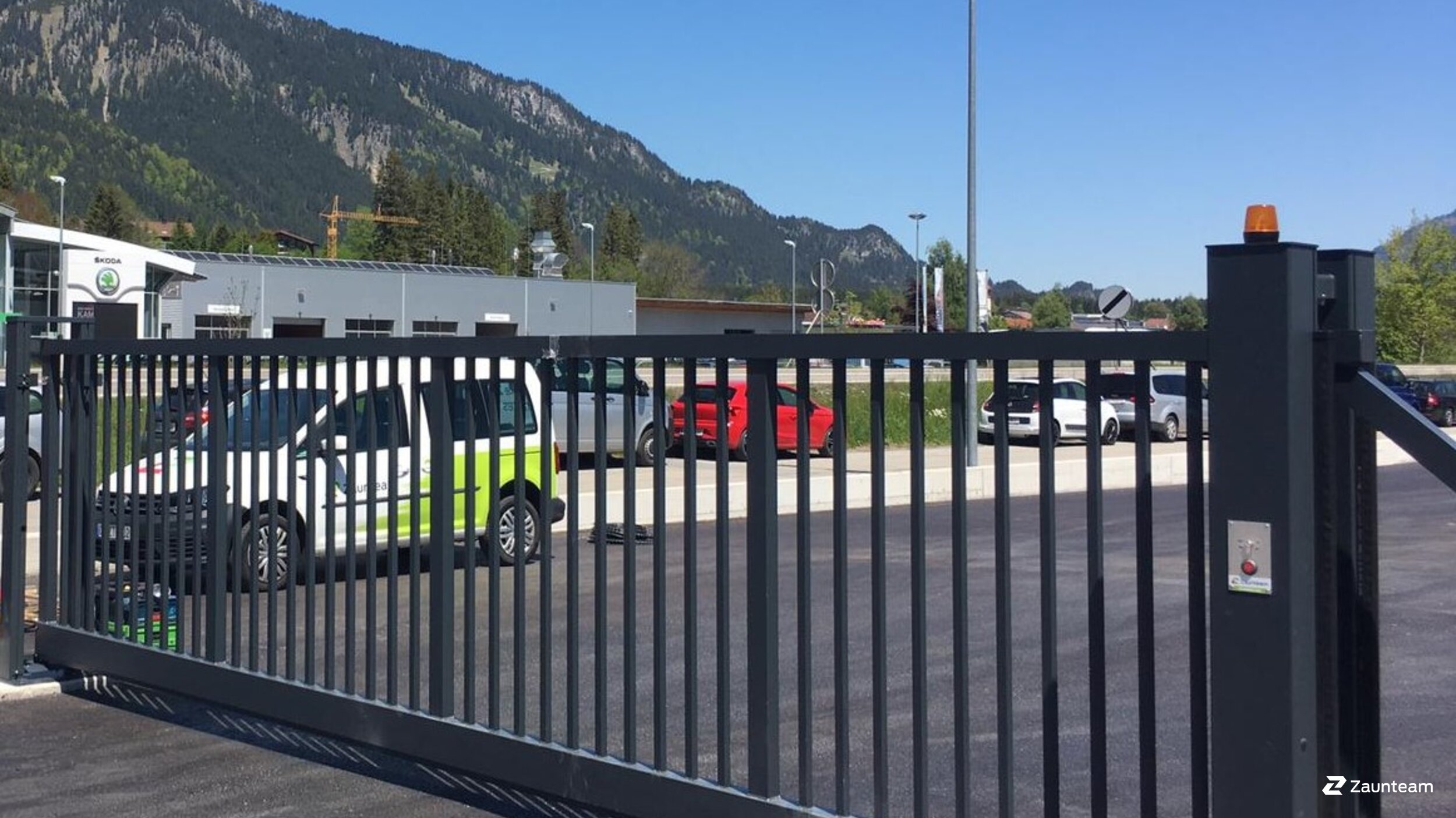 Automatische Tore aus dem 2021 in 6600 Reutte Österreich von Zaunteam Allgäu.