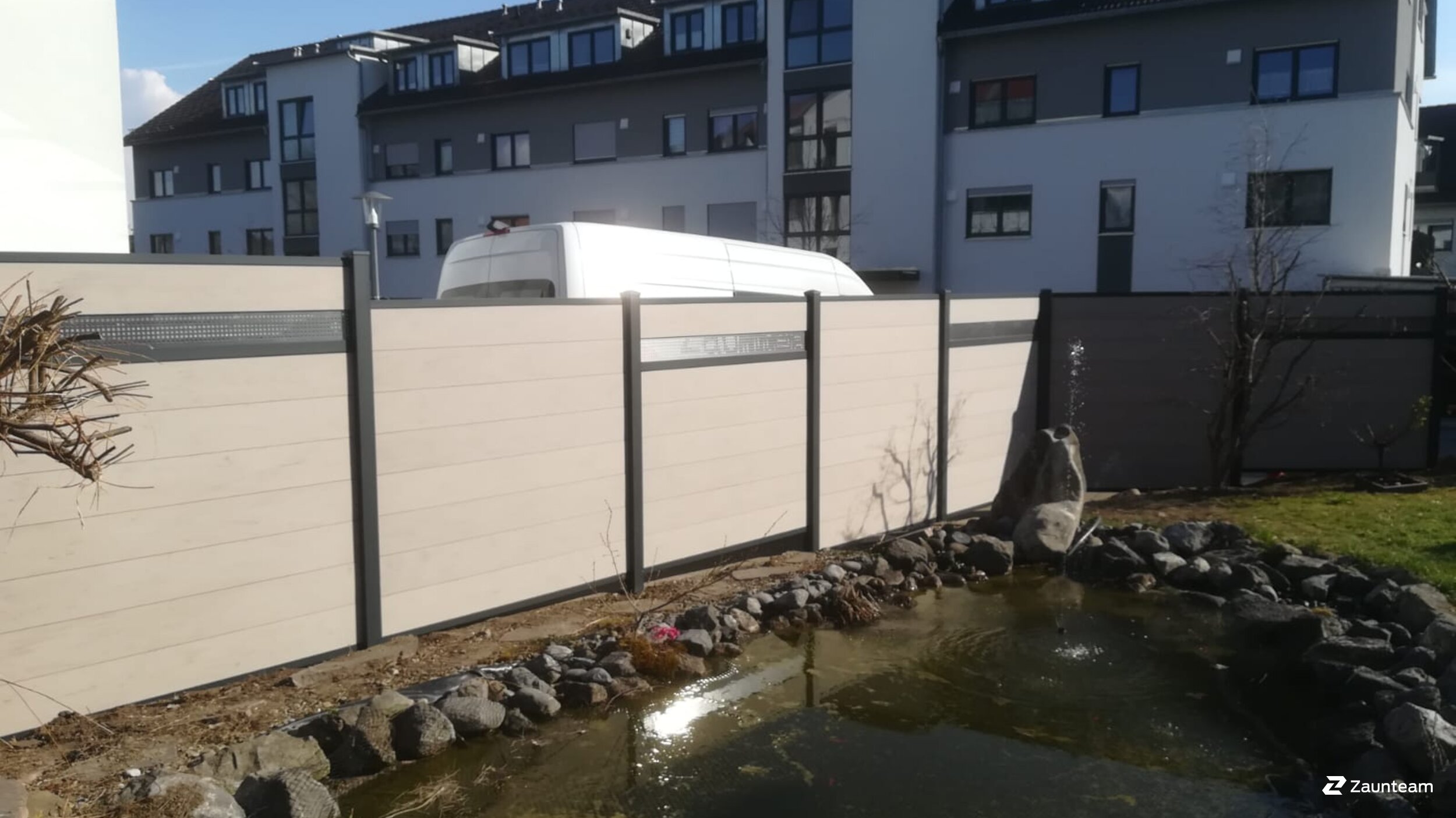 Pare-vue en WPC de 2021 à 88161 Lindenberg Allemagne de Zaunteam Allgäu.