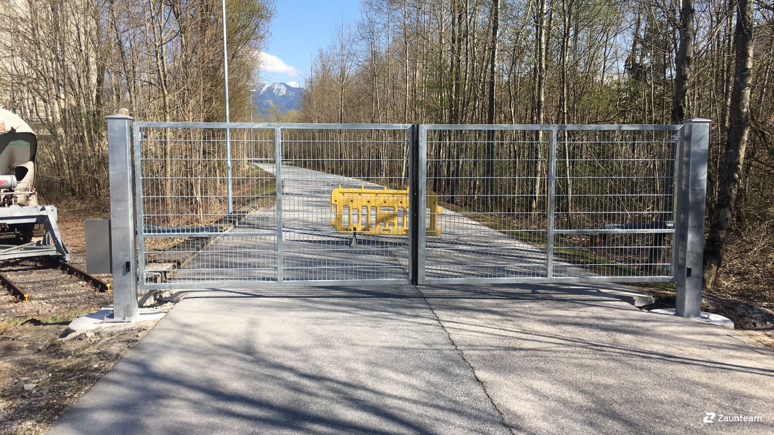 Doppelstabmattenzaun aus dem 2022 in 6682 Vils Österreich von Zaunteam Allgäu.