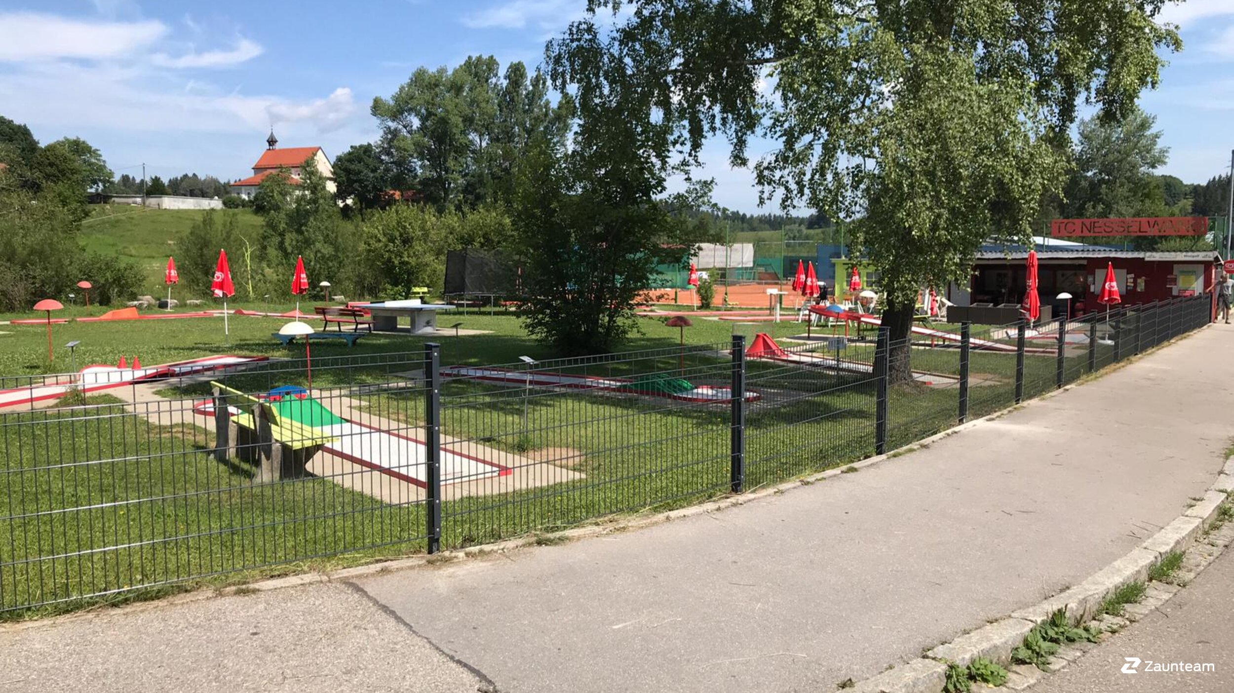 Deko-Doppelstabmattenzaun aus dem 2019 in 87484 Nesselwang Deutschland von Zaunteam Allgäu.