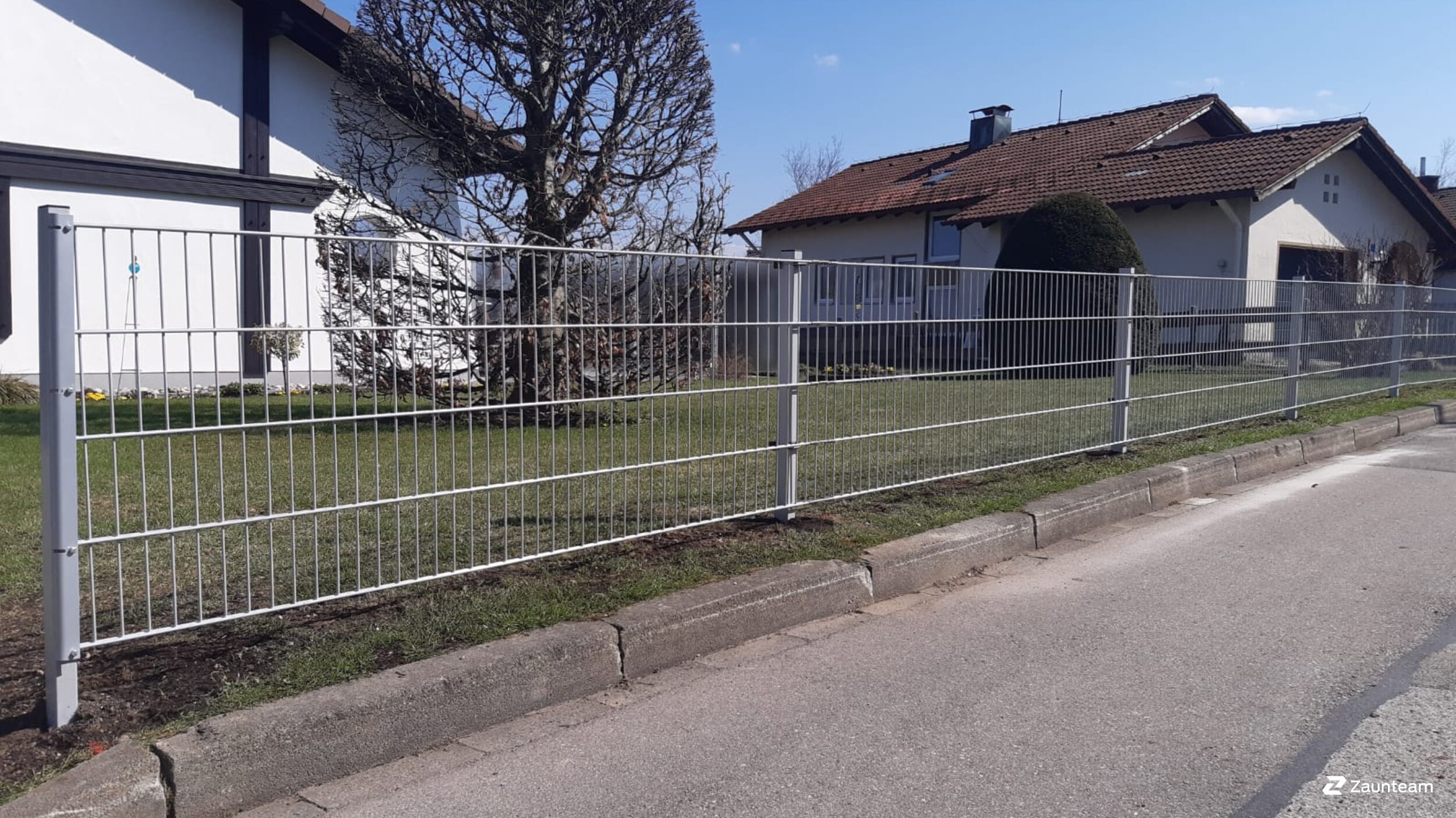 Clôture en panneau double fil de 2020 à 87466 Oy-Mittelberg Allemagne de Zaunteam Allgäu.