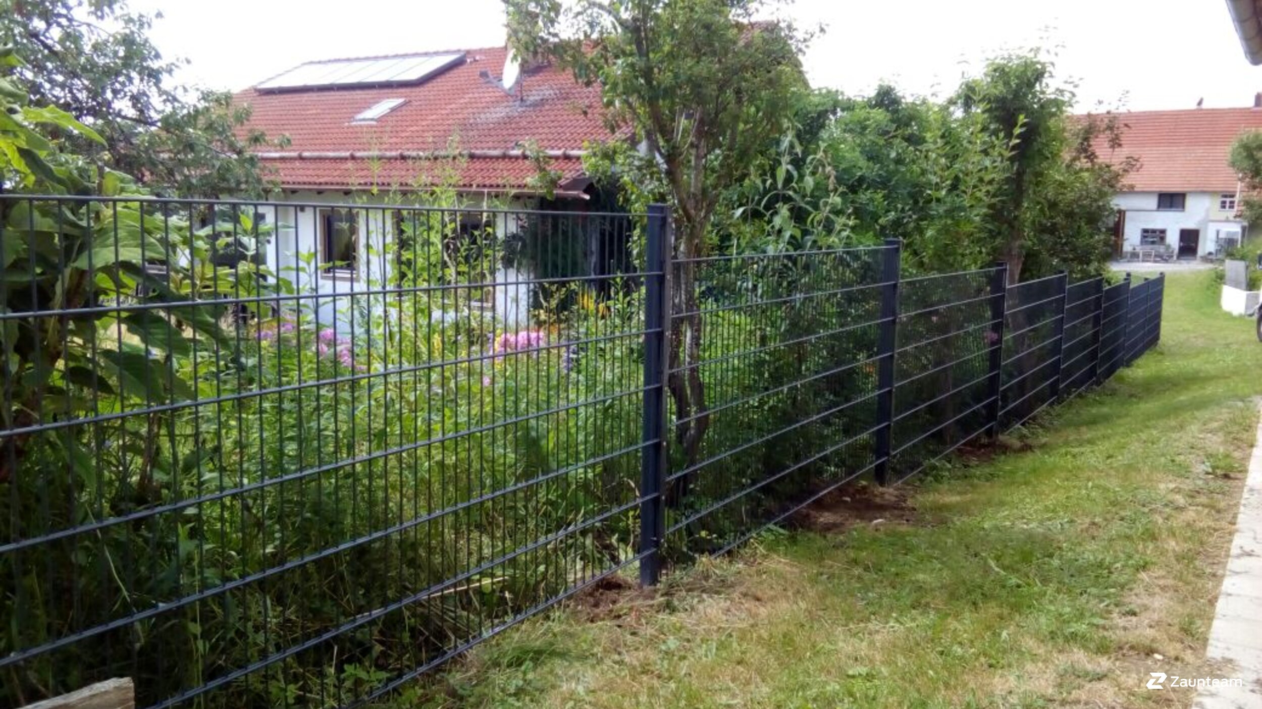 Doppelstabmattenzaun aus dem 2017 in 87463 Dietmannsried Deutschland von Zaunteam Allgäu.