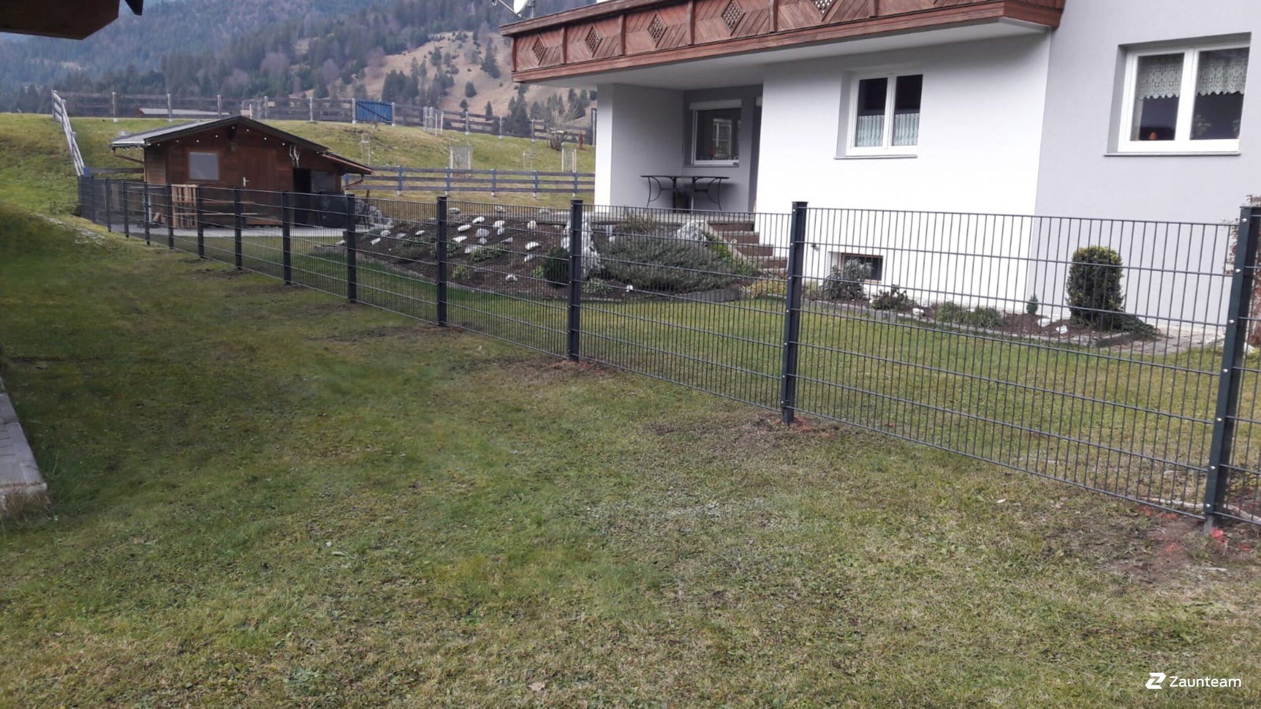 Doppelstabmattenzaun aus dem 2018 in 6671 Weißenbach am Lech Österreich von Zaunteam Allgäu.