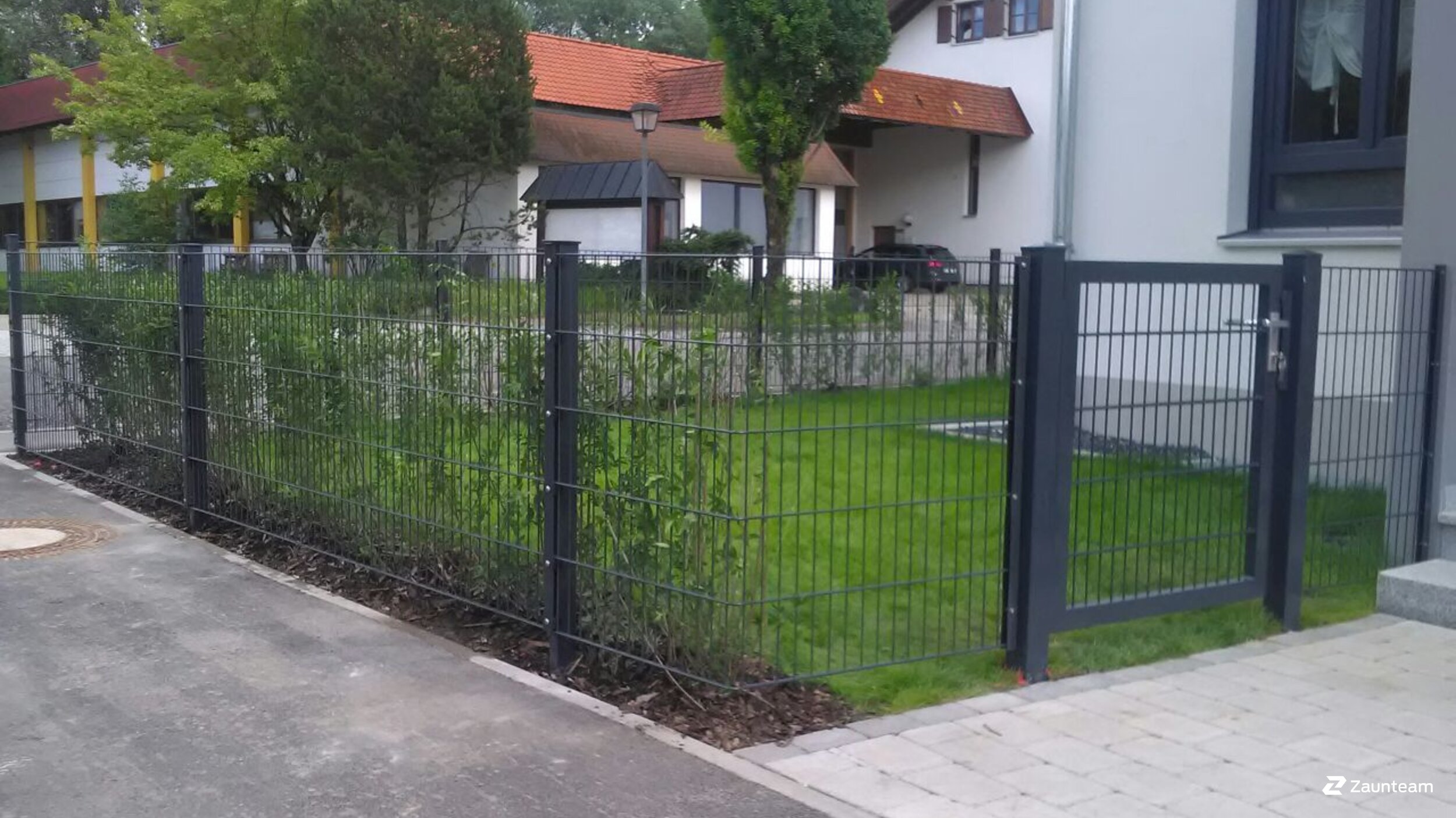 Doppelstabmattenzaun aus dem 2017 in 87448 Waltenhofen Deutschland von Zaunteam Allgäu.
