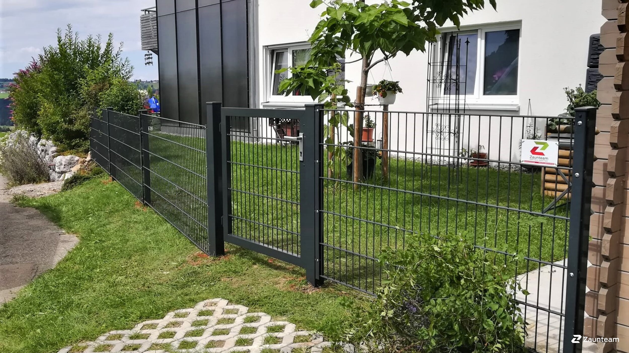 Doppelstabmattenzaun aus dem 2021 in 88171 Weiler-Simmerberg Deutschland von Zaunteam Allgäu.