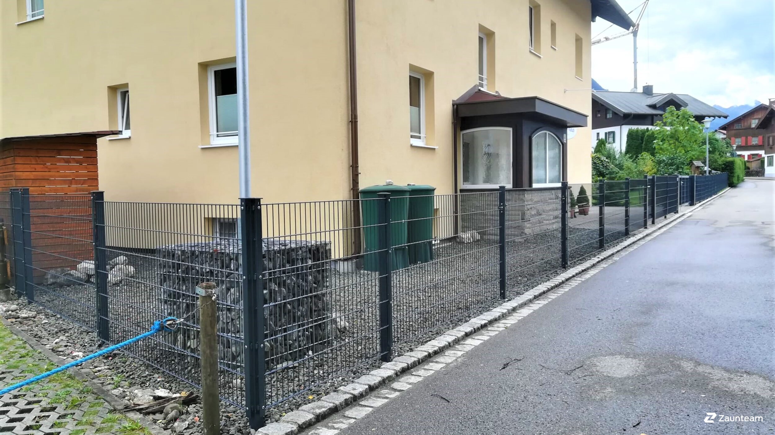 Doppelstabmattenzaun aus dem 2021 in 87561 Oberstdorf Deutschland von Zaunteam Allgäu.
