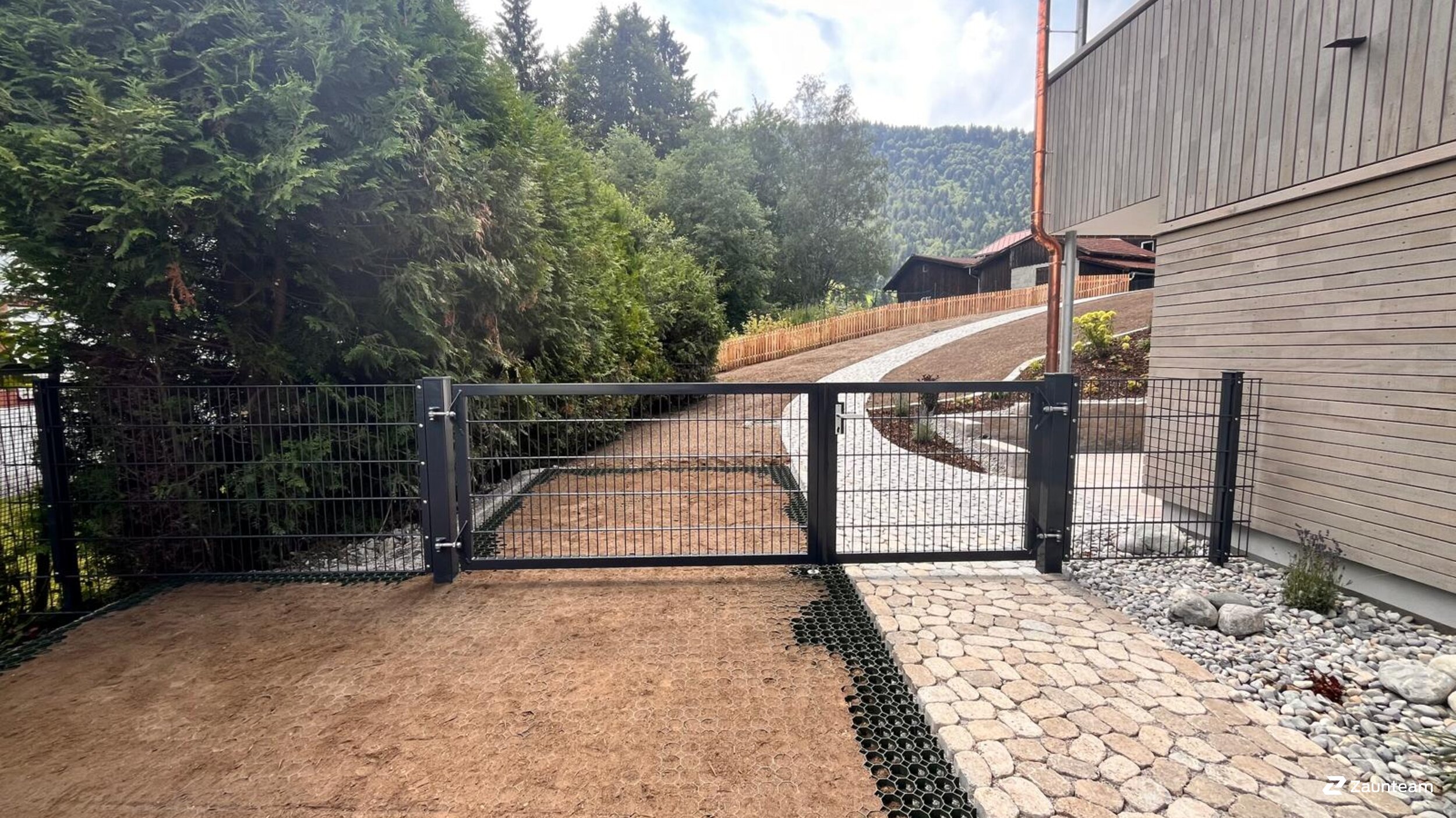 Doppelstabmattenzaun aus dem 2024 in 87534 Oberstaufen Deutschland von Zaunteam Allgäu.