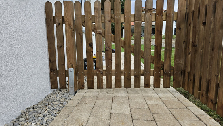 Staketenzaun aus dem 2025 in 87477 Sulzberg Deutschland von Zaunteam Allgäu.