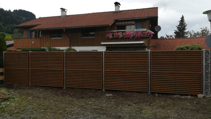 Clôture anti-bruit de 2019 à 87527 Ofterschwang Allemagne de Zaunteam Allgäu.