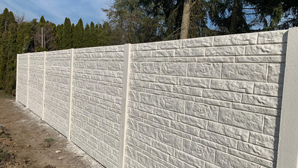 Clôture en béton de 2019 à 88499 Altheim Allemagne de Zaunteam Oberschwaben.
