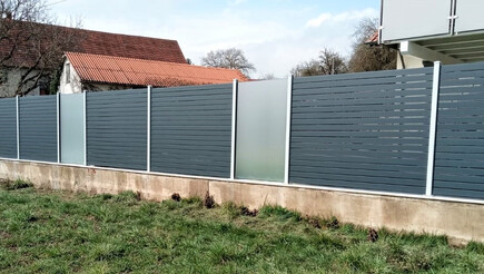 Aluminium Sichtschutz aus dem 2022 in 89613 Hundersingen Deutschland von Zaunteam Oberschwaben.