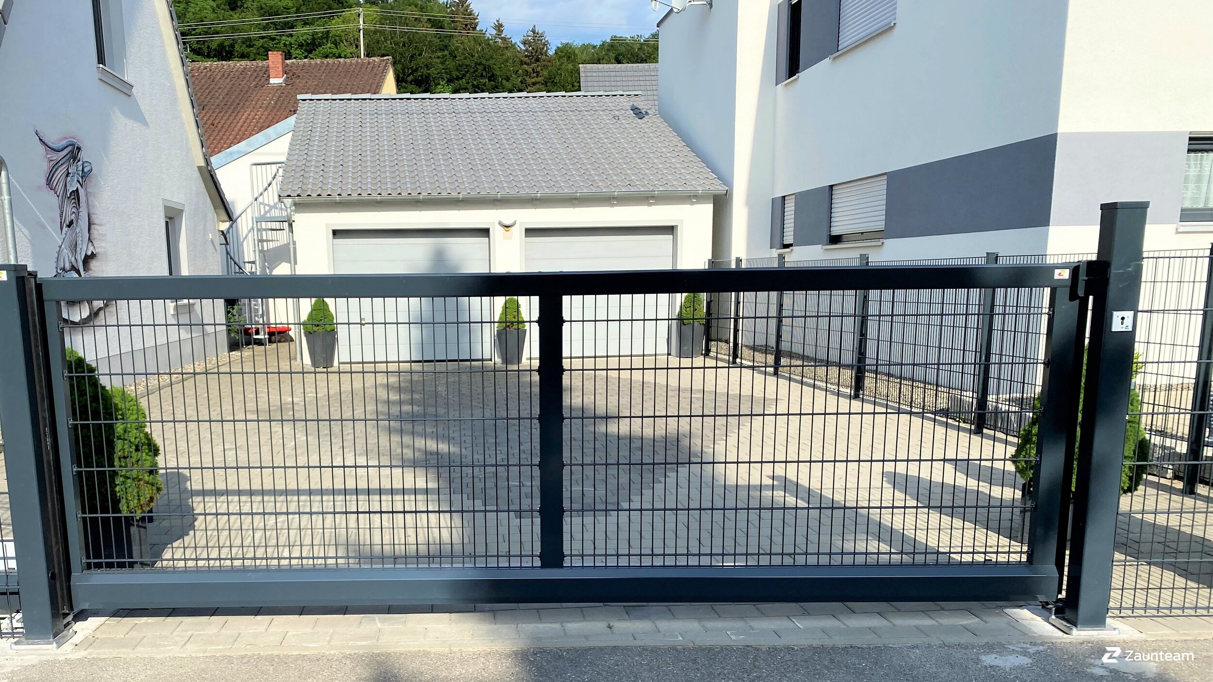 Automatische Tore aus dem 2021 in 88437 Bad Schussenried Deutschland von Zaunteam Oberschwaben.