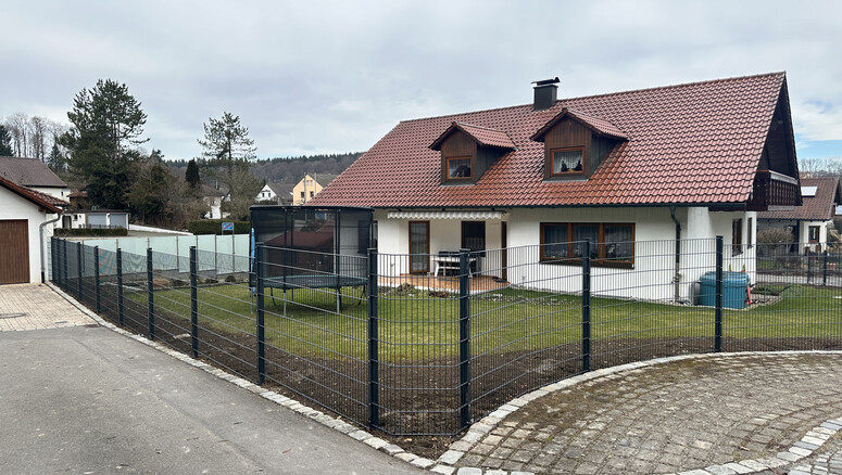 Doppelstabmattenzaun aus dem 2024 in 88447 Warthausen Deutschland von Zaunteam Oberschwaben.