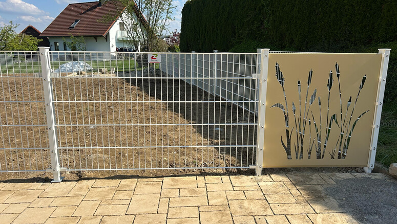 Clôture en panneau double fil de 2025 à 88427 Bad Schussenried Allemagne de Zaunteam Oberschwaben.