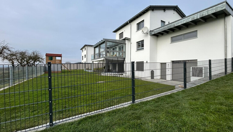 Doppelstabmattenzaun aus dem 2025 in 88524 Uttenweiler Deutschland von Zaunteam Oberschwaben.