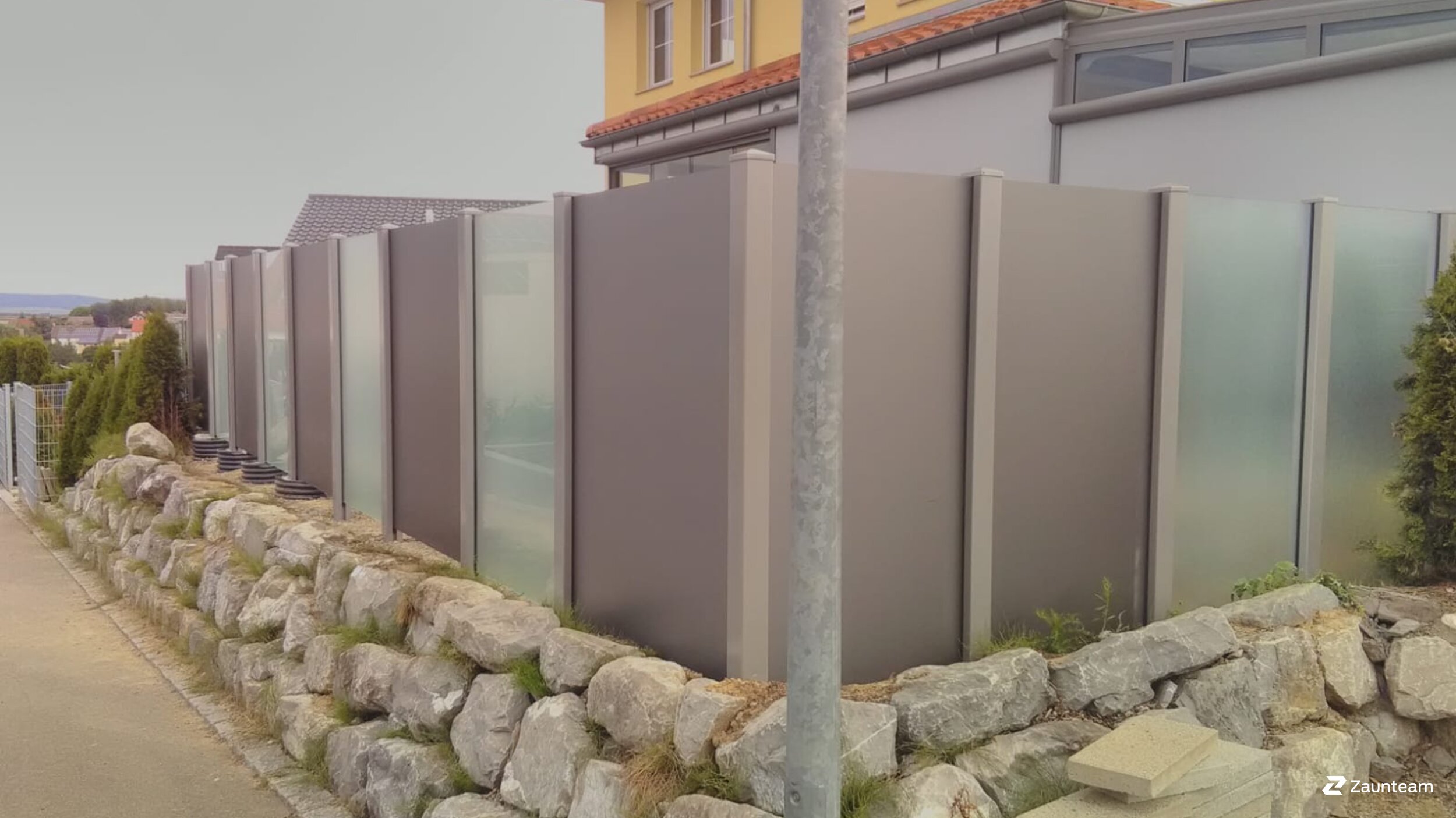 Glas Sichtschutz aus dem 2019 in 88525 Dürmentingen Deutschland von Zaunteam Oberschwaben.