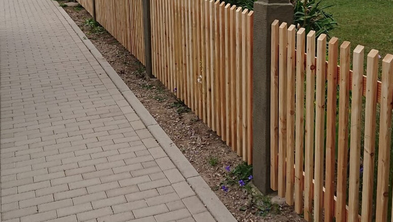 Lärchenzaun aus dem 2018 in 99087 Erfurt Deutschland von Zaunteam Thüringer Wald.
