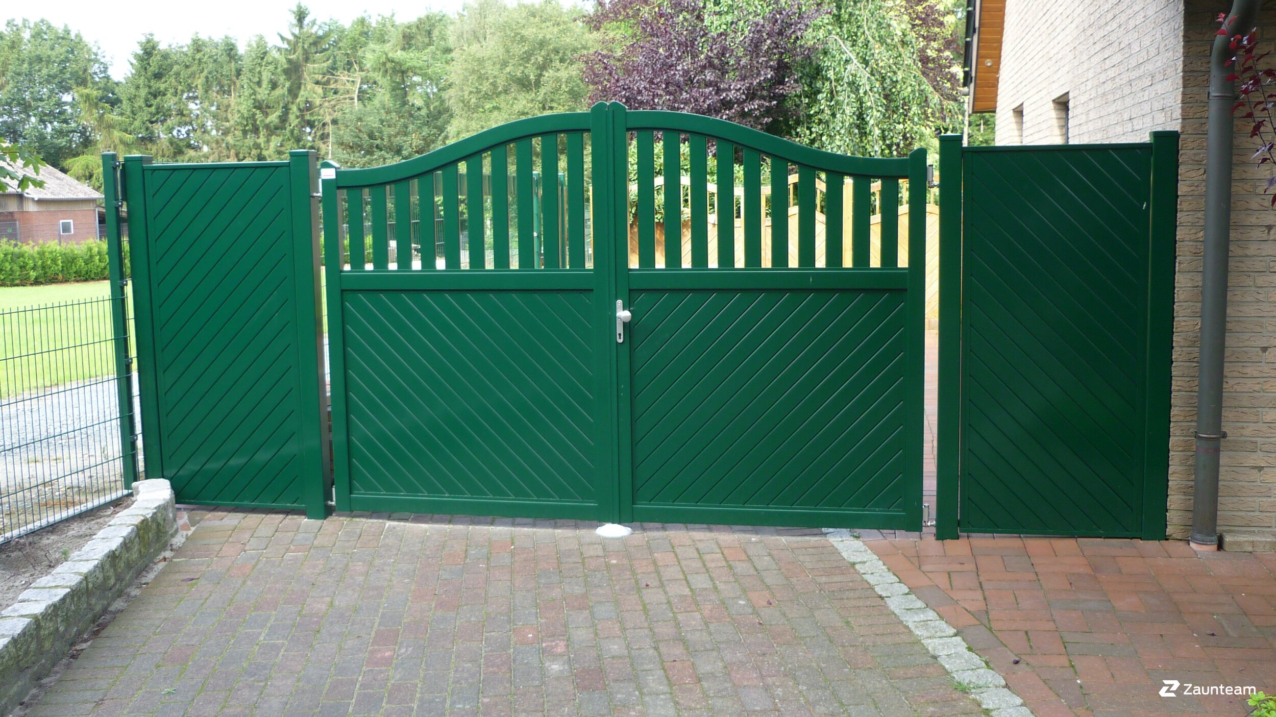 Protection brise-vue en aluminium de 2016 à 26901 Rastdorf Allemagne de Zaunteam Emsland.