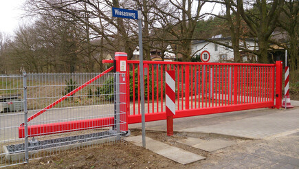 Automatische Tore aus dem 2019 in 21039 Börnsen Deutschland von Zaunteam Hamburg-Ost.