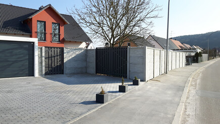 Betonzaun aus dem 2016 in 93342 Saal an der Donau  Deutschland von Zaunteam Regensburg.