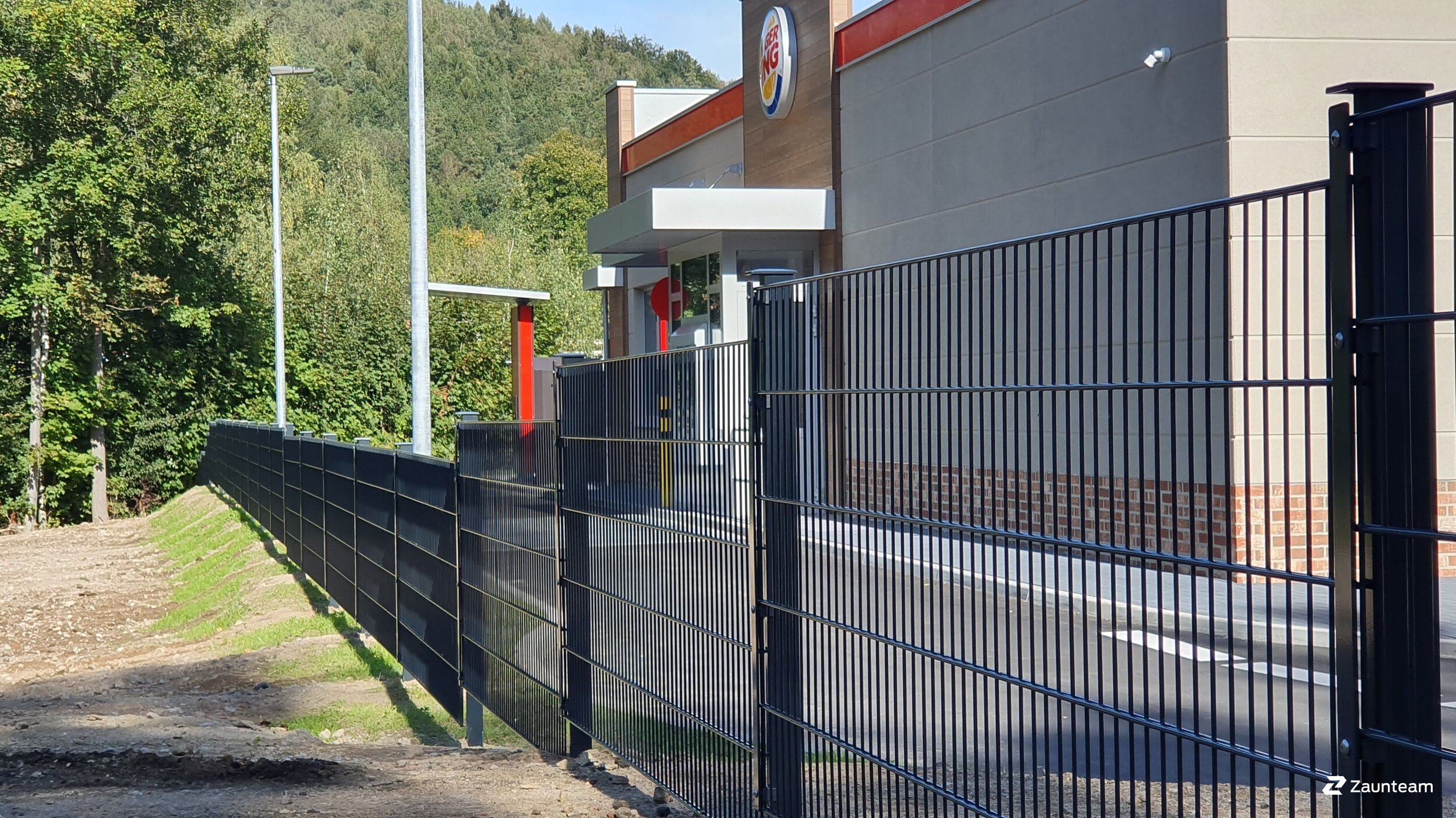 Clôture en panneau double fil de 2019 à 08280 Aue Allemagne de Zaunteam Mittelsachsen.