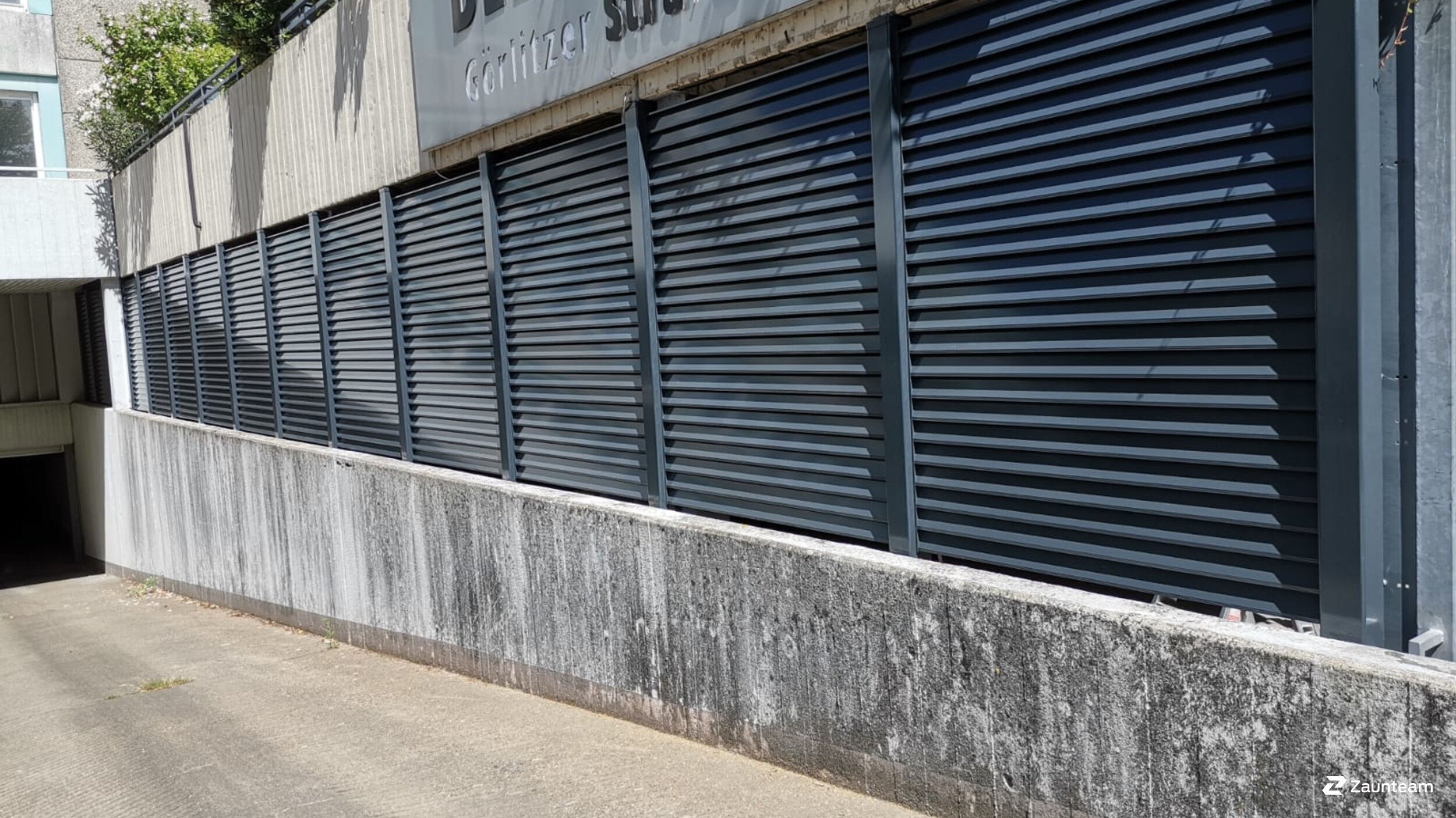 Aluminium Sichtschutz aus dem 2019 in 41460 Neuss Deutschland von Franchise AG.