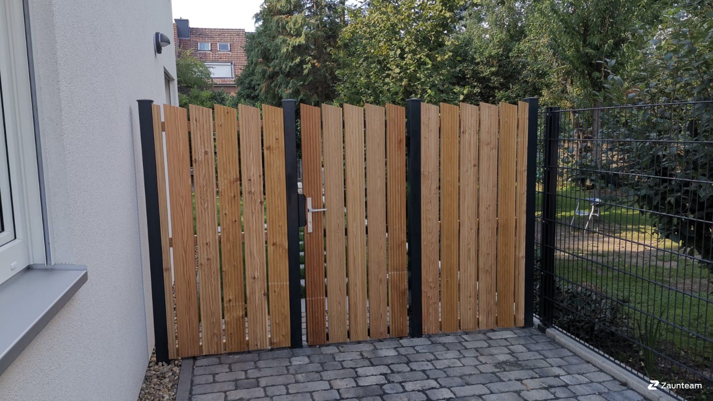 Holz Sichtschutz aus dem 2019 in 41464 Neuss Deutschland von Franchise AG.