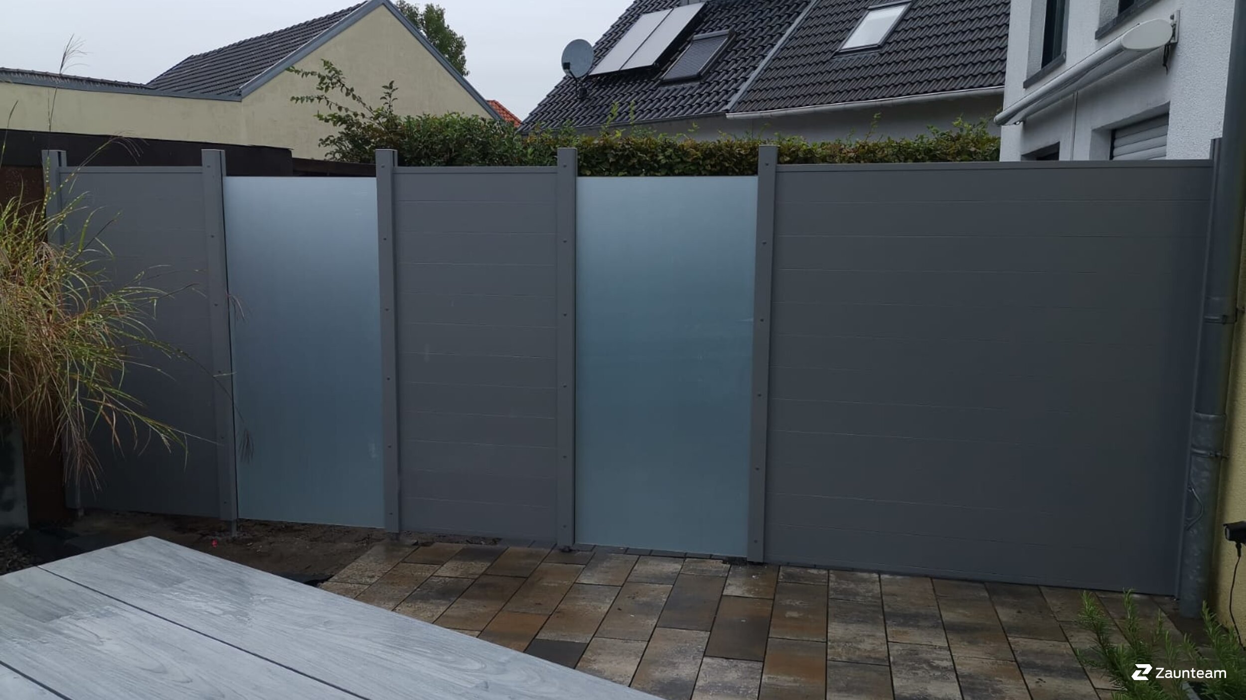 Aluminium Sichtschutz aus dem 2020 in 41464 Kaarst Deutschland von Franchise AG.