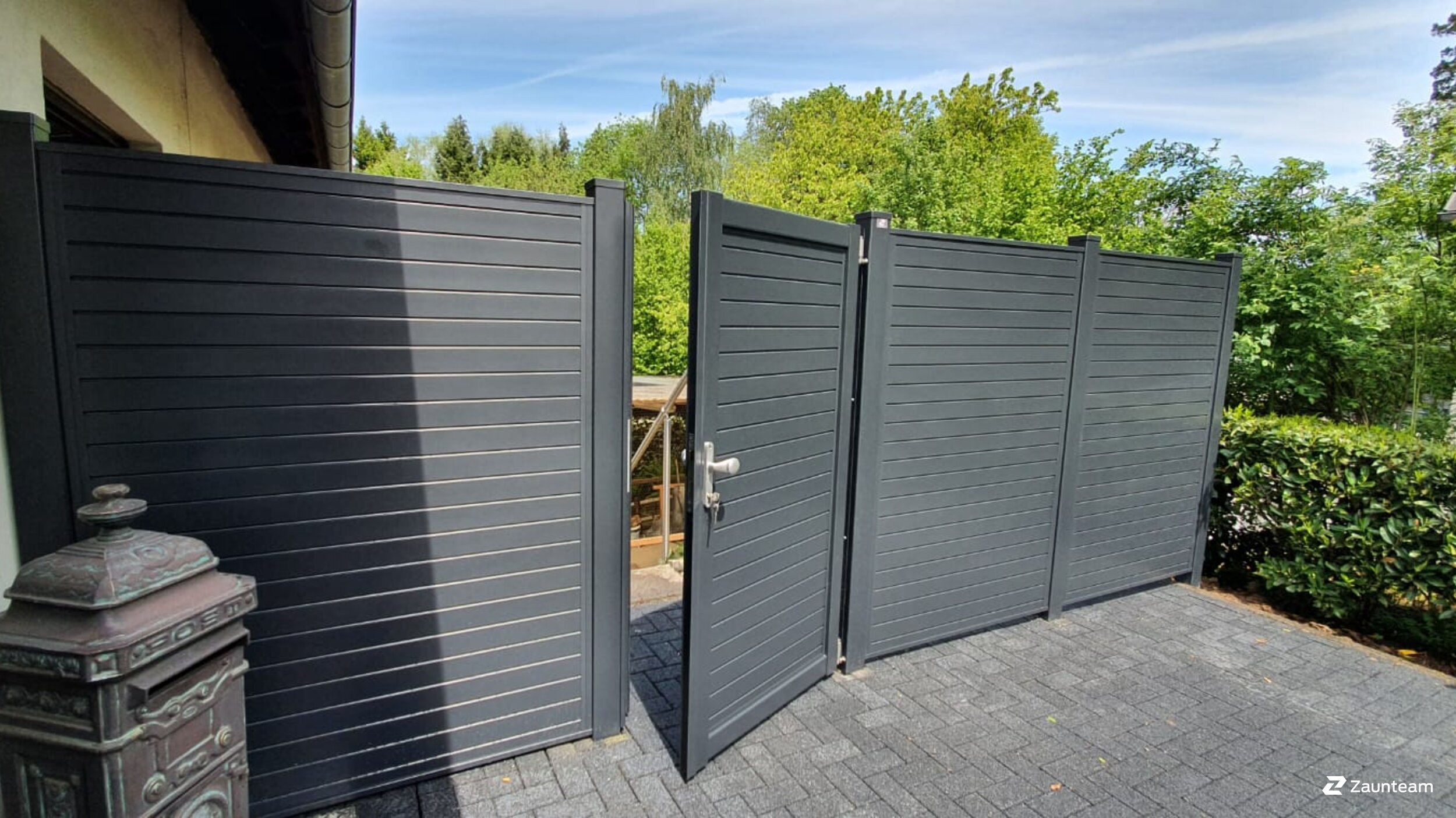 Aluminium Sichtschutz aus dem 2021 in 40822 Mettmann Deutschland von Franchise AG.