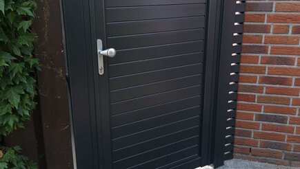 Protection brise-vue en aluminium de 2021 à 41464 Neuss Allemagne de Franchise AG.