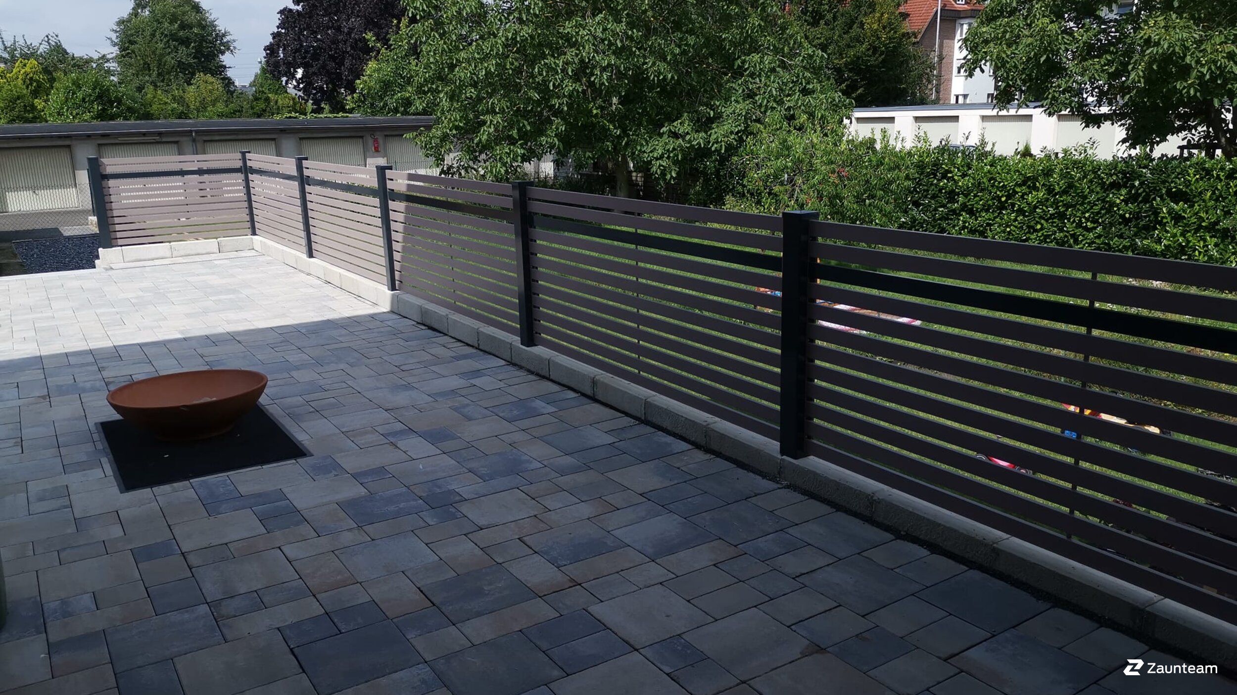 Protection brise-vue en aluminium de 2021 à 41541 Dormagen Allemagne de Franchise AG.