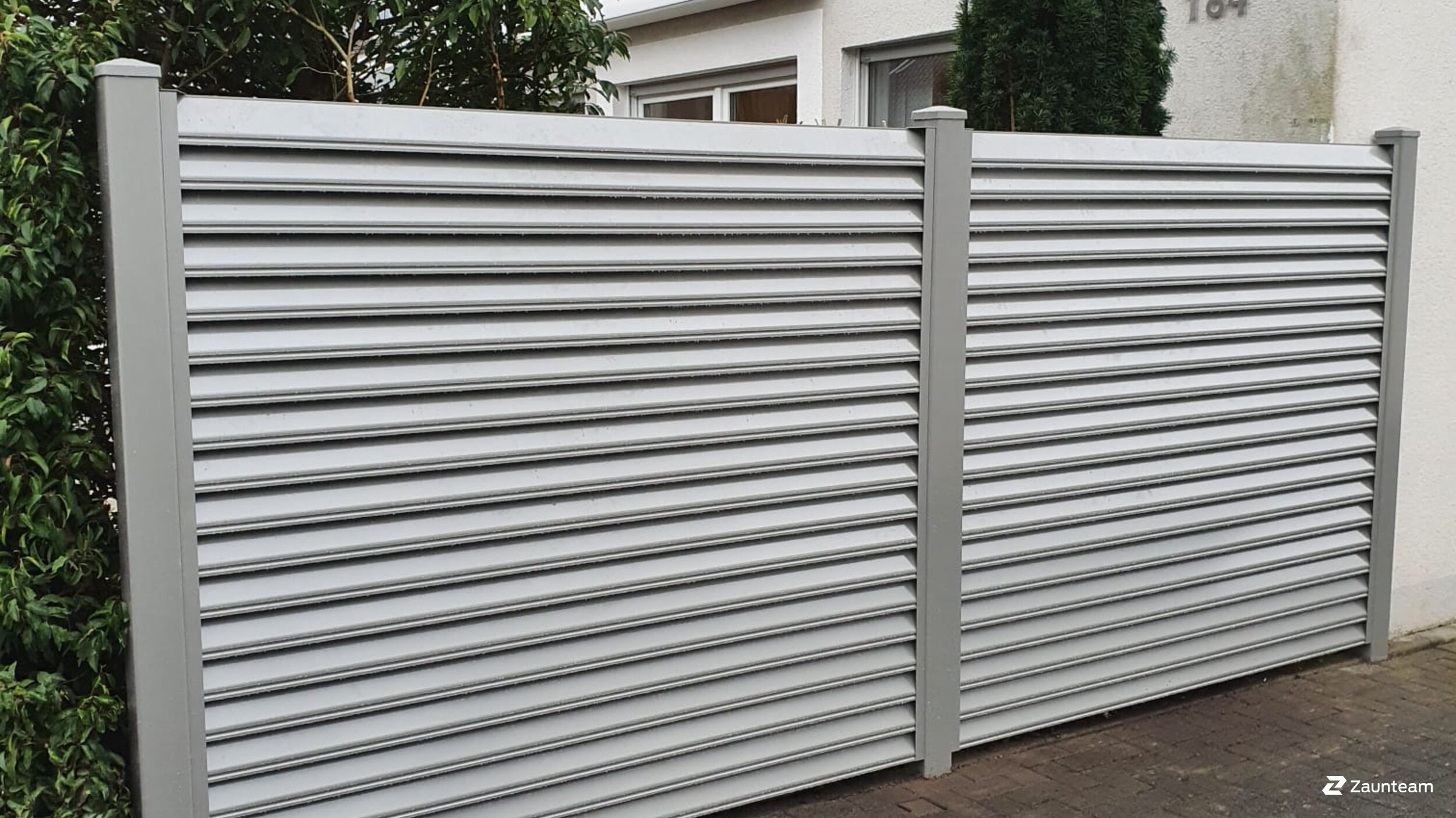 Aluminium Sichtschutz aus dem 2022 in 51427 Bergisch Gladbach Deutschland von Franchise AG.