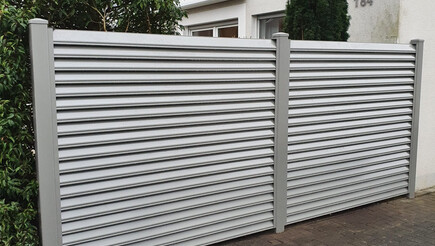 Aluminium Sichtschutz aus dem 2022 in 51427 Bergisch Gladbach Deutschland von Franchise AG.