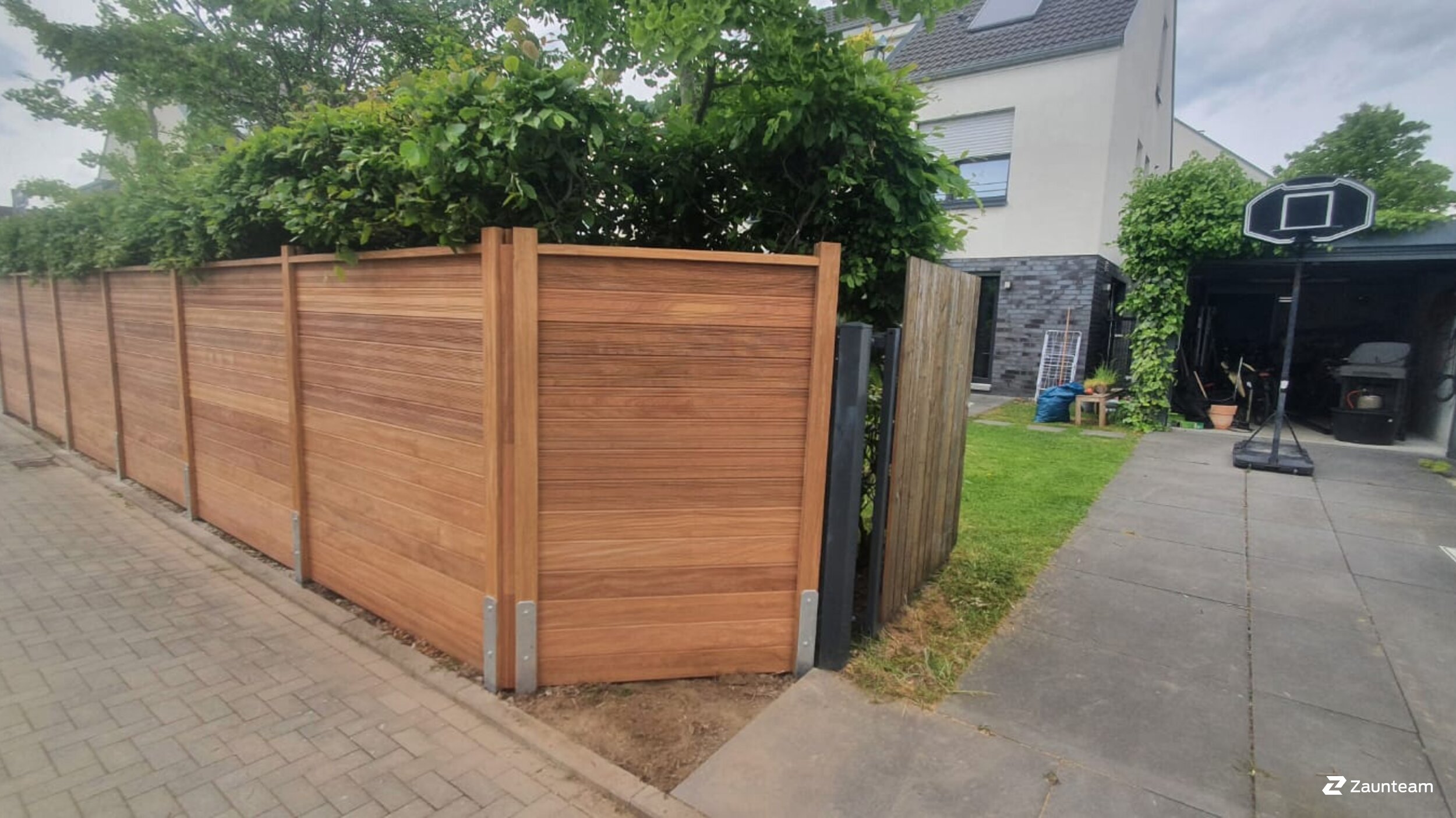 Holz Sichtschutz aus dem 2022 in 40470 Düsseldorf Deutschland von Franchise AG.