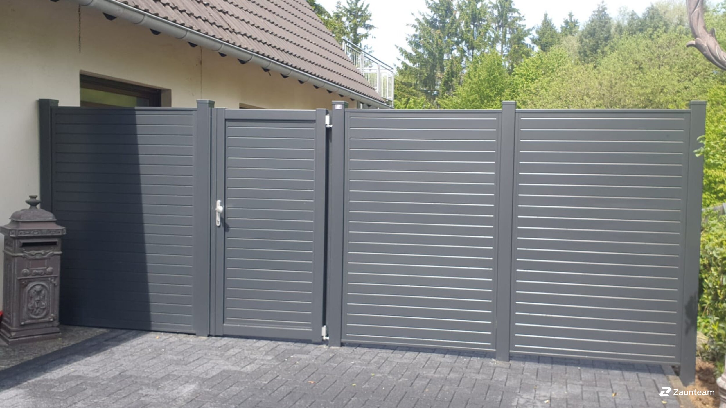 Aluminium Sichtschutz aus dem 2021 in 40822 Mettmann Deutschland von Franchise AG.