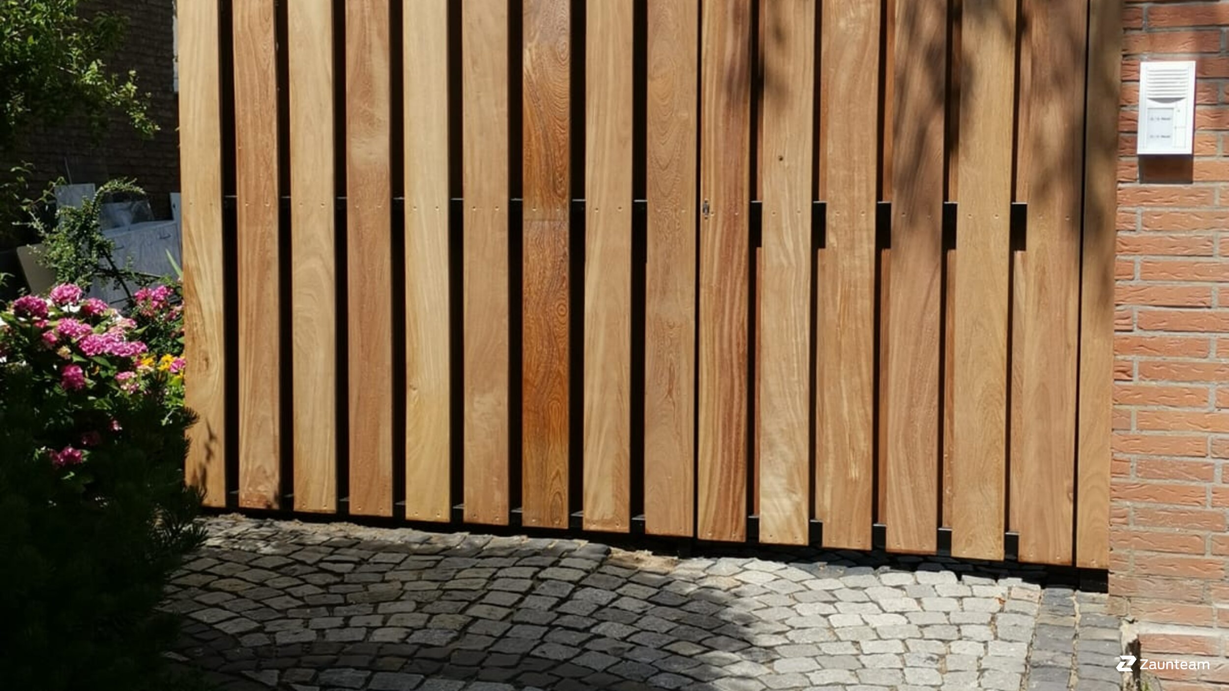 Holz Sichtschutz aus dem 2019 in 41466 Neuss Deutschland von Franchise AG.