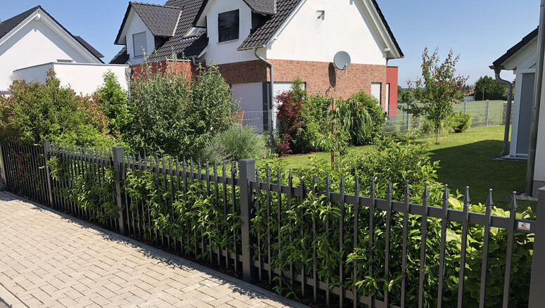 Aluzaun aus dem 2023 in 64579 Gernsheim Deutschland von Zaunteam Bergstraße-Ried.