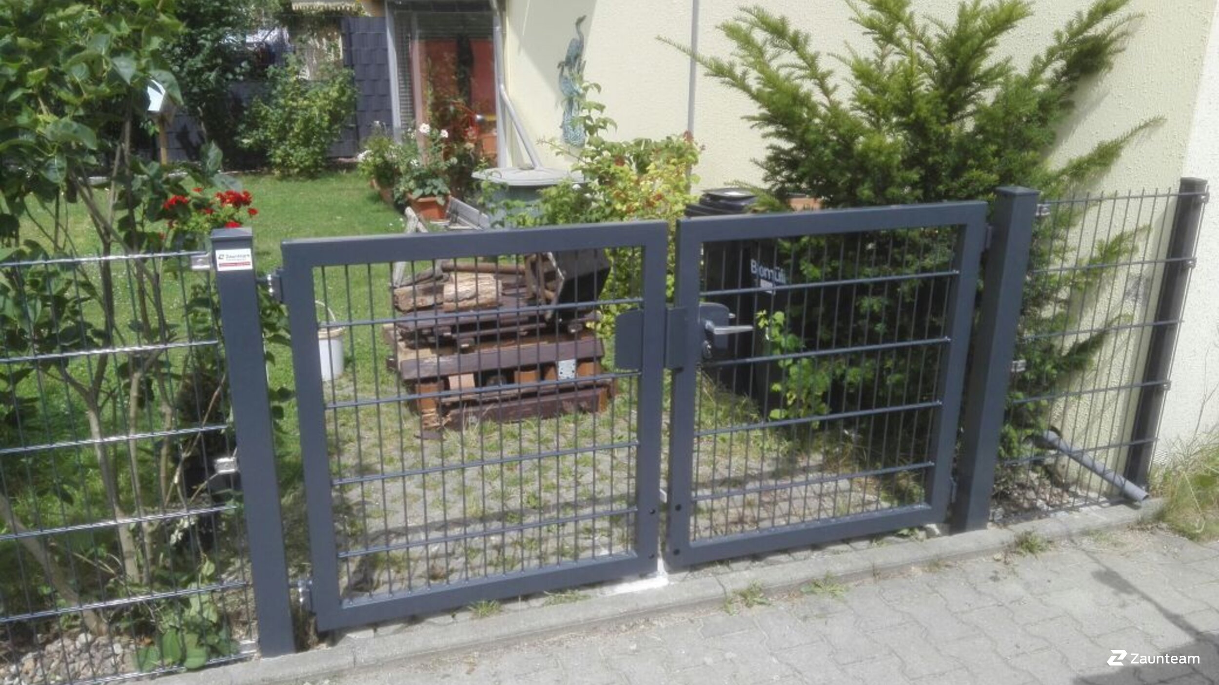 Doppelstabmattenzaun aus dem 2018 in 01328 Dresden Deutschland von Zaunteam Dresden-Süd.