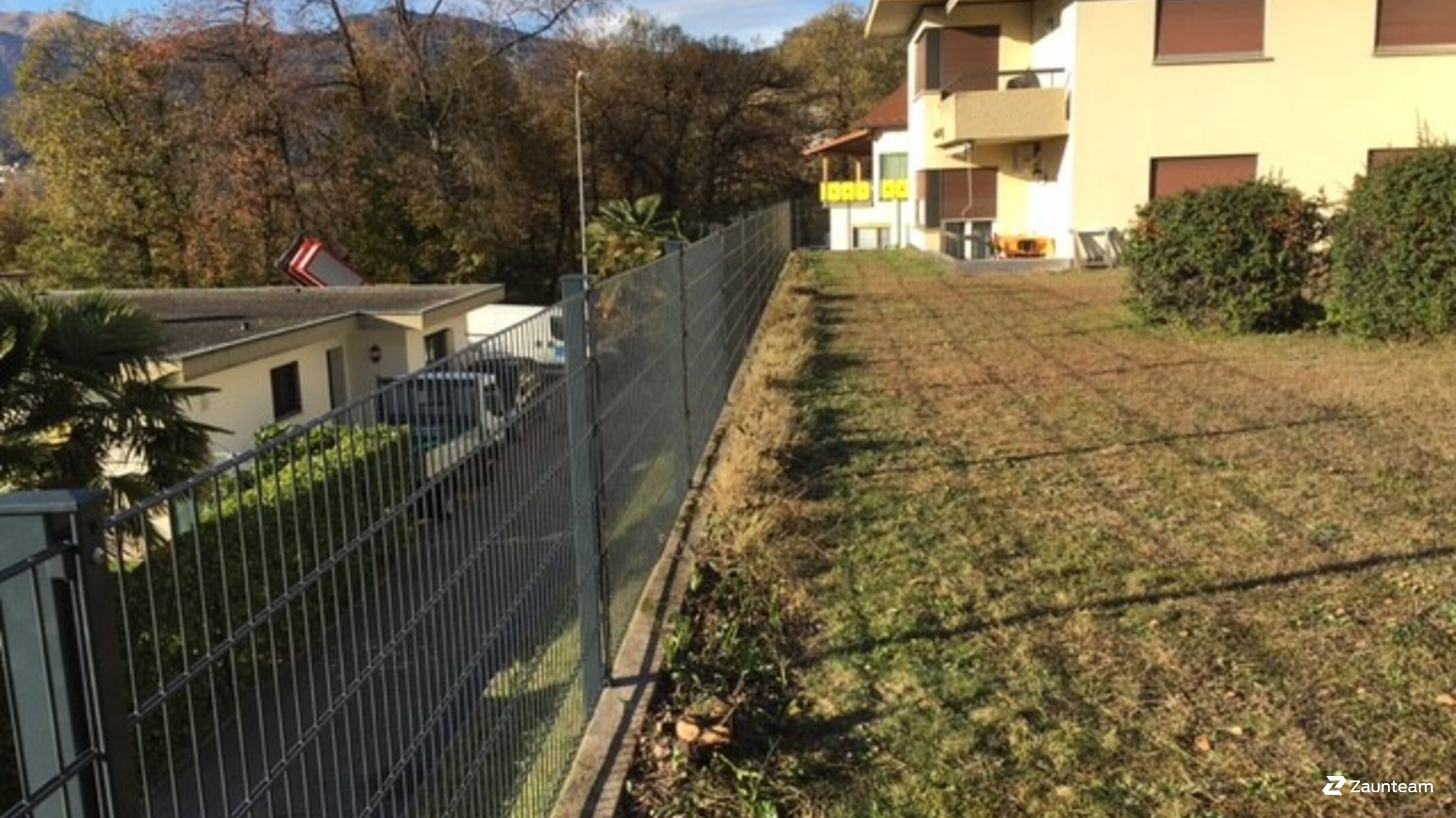 Clôture en panneau double fil de 2017 à 6965 Cadro Suisse de Franchise AG.