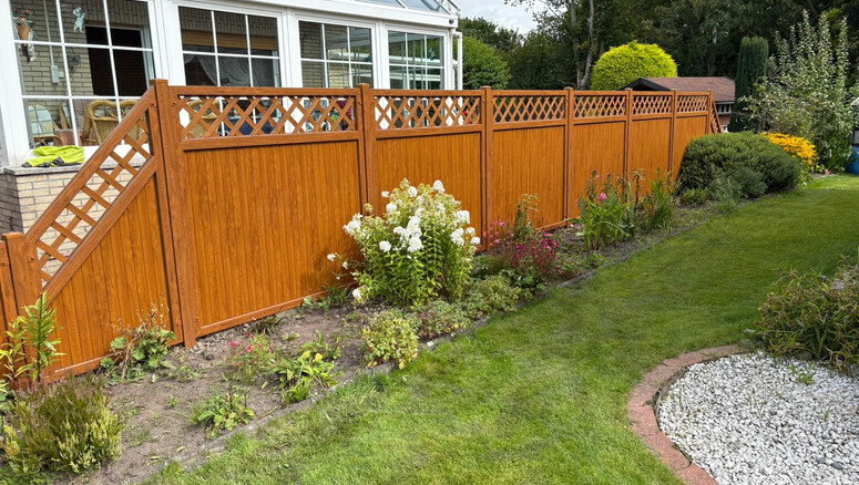 Protection brise-vue en matière plastique de 2025 à 26723 Emden Allemagne de Zaunteam Ostfriesland.