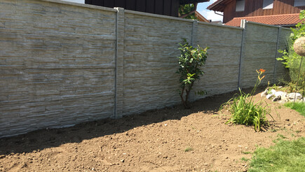 Clôture en béton de 2016 à 83395 Freilassing Allemagne de Zaunteam Chiemgau.