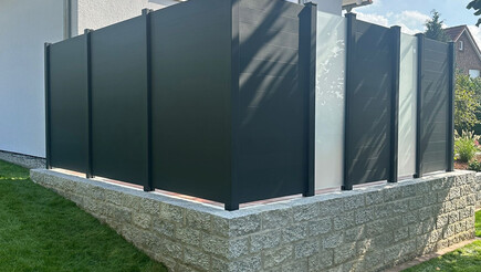 Protection brise-vue en aluminium de 2024 à 31867 Lauenau Allemagne de Zaunteam Schaumburger Land.