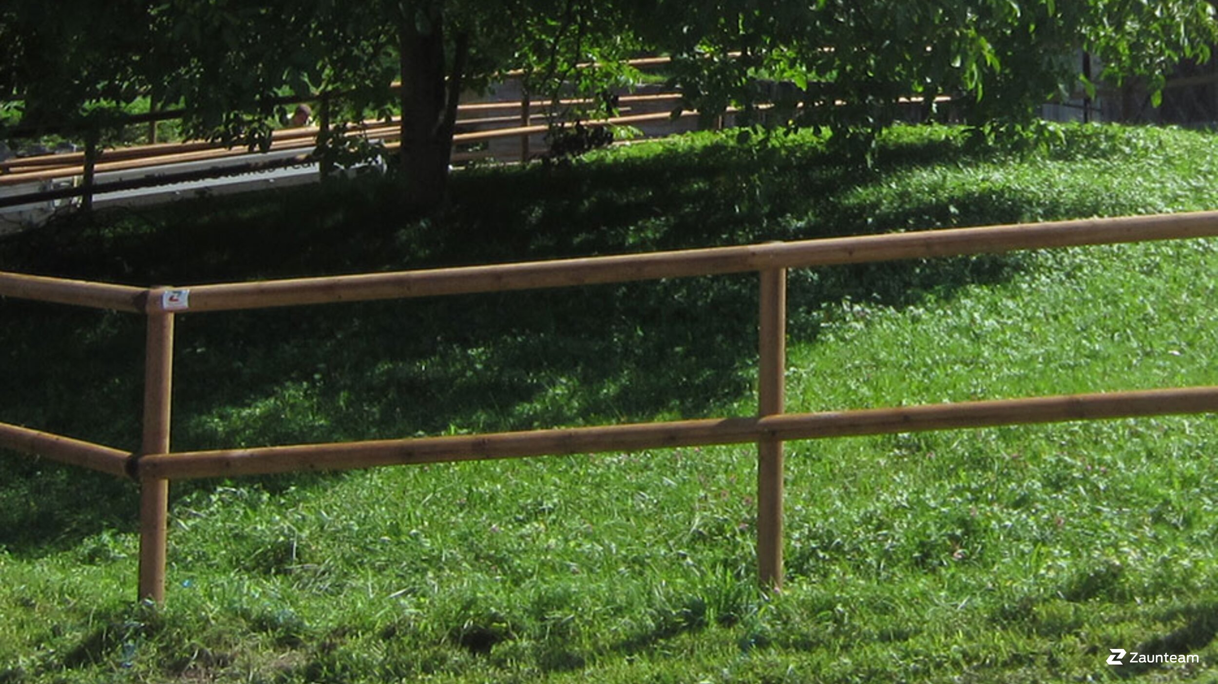 Halbrunderlattenzaun | © Zaunteam