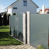 Sichtschutz-Zaeune und Tore aus Glas | © Zaunteam