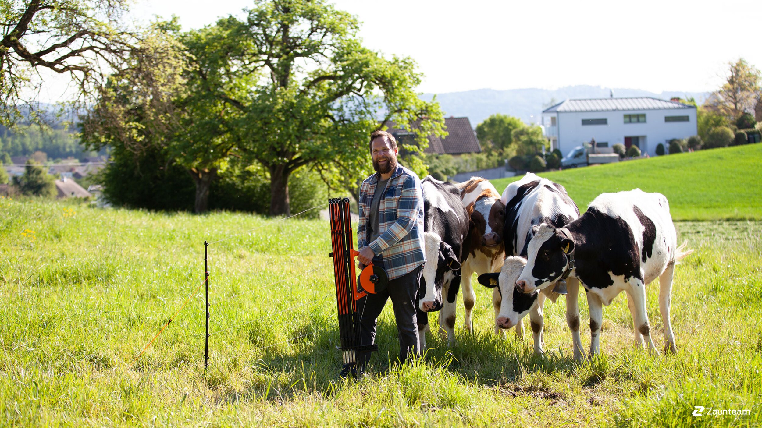 Wir bieten Ihnen für die Landwirtschaft eine breite Palette an bewährten Elektrozaunlösungen in der Nutztierhaltung. | © Zaunteam